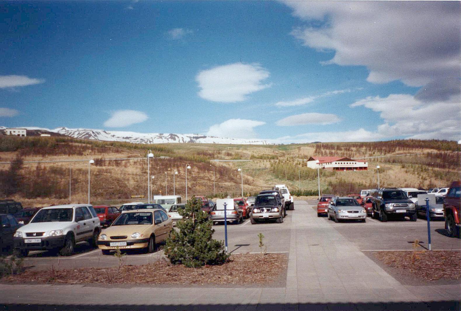 'Akureyri';return true