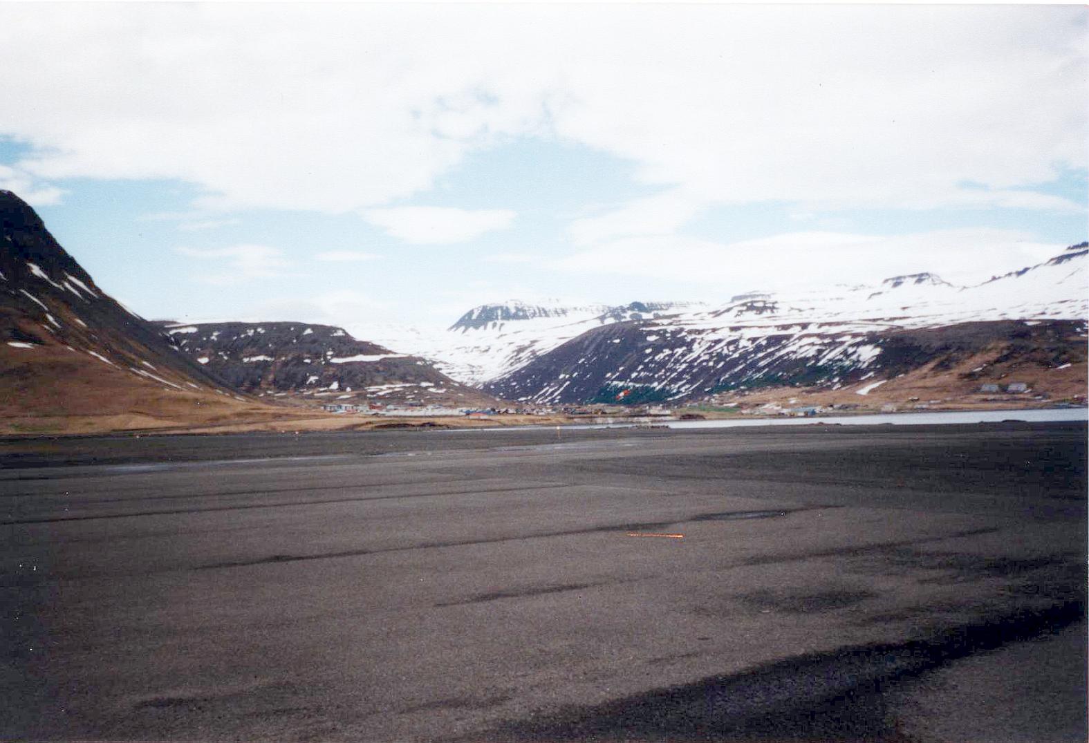 'Isafj&ouml;r&eth;ur';return true